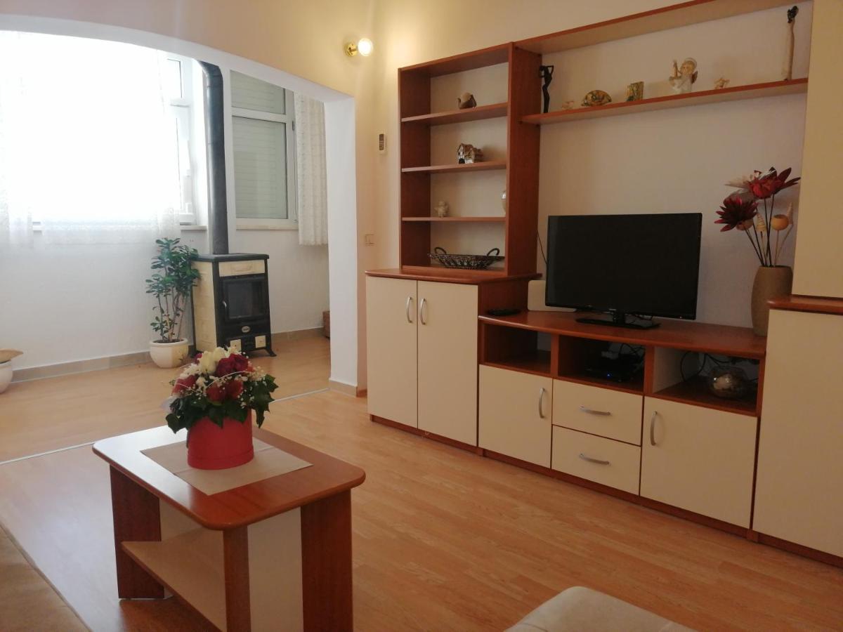 לוקבה Apartments Doris & Petra מראה חיצוני תמונה